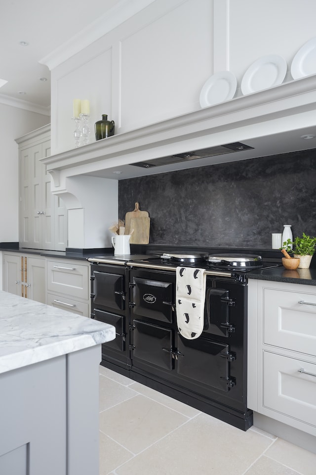 range cooker in modern kitchen design