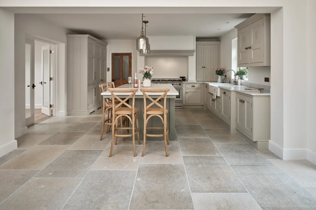 parkers-piece-08-kitchen-hero